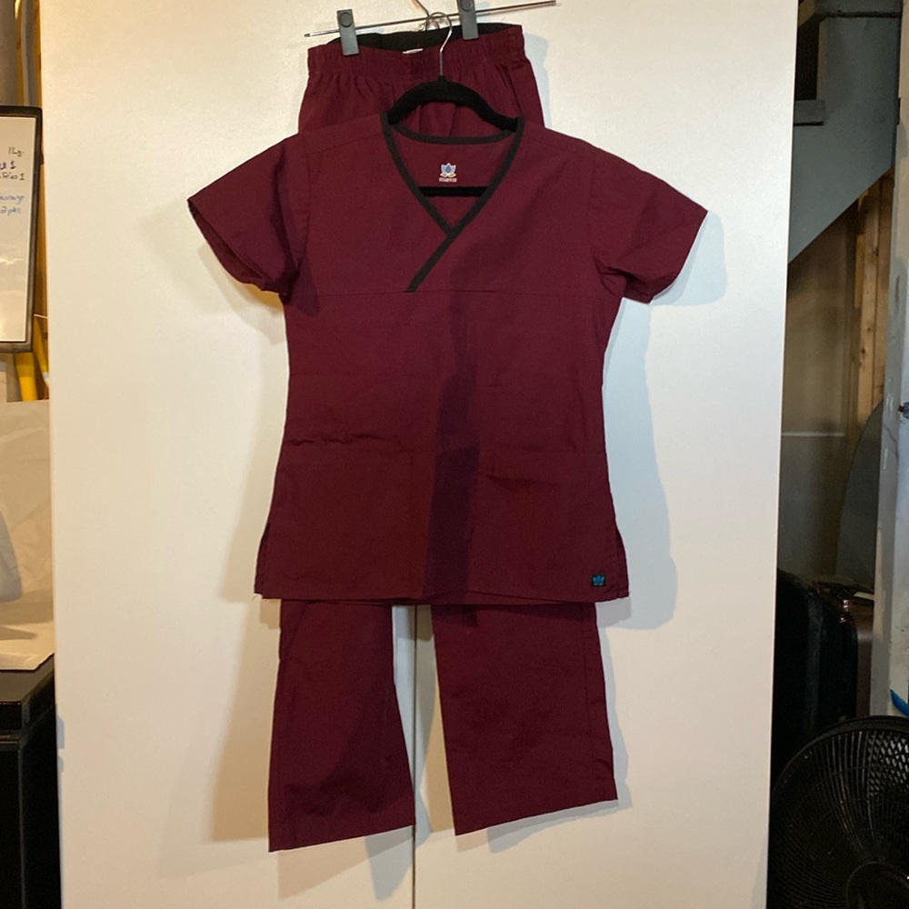 Maeve XS scrubs